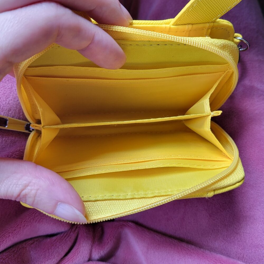 Pikachu Pokémon Mini Keychain Wallet - Picture 4 of 7